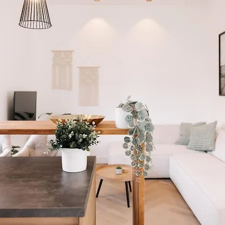 Bella House